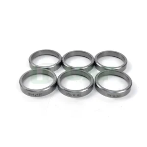 6D108 Diesel Engine Valve Seat 6221-11-1320 for Cylinder Head PC300 Excavator