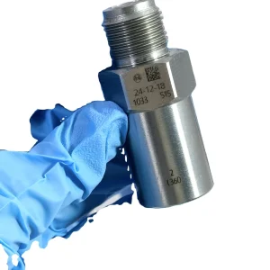 Factory Direct Sales Pressure Relief Valve 4M50 Safety Valve Auto Parts Accessories 1 110 010 033