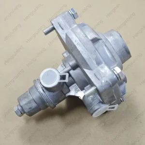OEM NO.100 3522110 Diesel Machinery Engine Parts Control Valve Single Trailer Valve for Engine KAMAZ